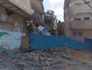 İsrail, Gazze Şeridi’nde 12 camiyi bombaladı