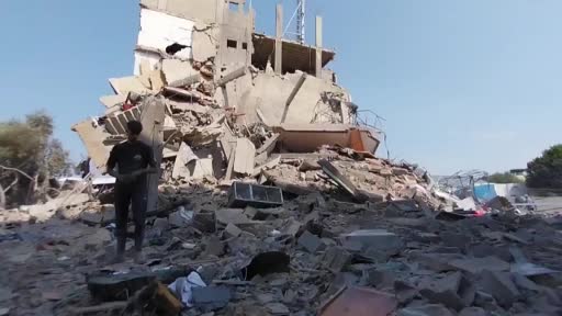 İsrail, Gazze Şeridi’ndeki Maghazi Mülteci Kampı’nı vurdu
