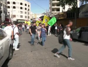 İsrail polisi, El Halil’de öğrencilerin yürüyüşüne gerçek mermiyle müdahale etti