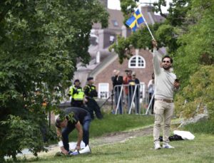 İsveç, Kur’an-ı Kerim’e yönelik çirkin saldırılarda bulunan Momika’nın oturma iznini uzatmadı