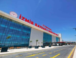 İzmir Şehir Hastanesi hasta kabulüne başladı