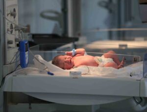 İzmir Şehir Hastanesinin ilk bebeği doğdu