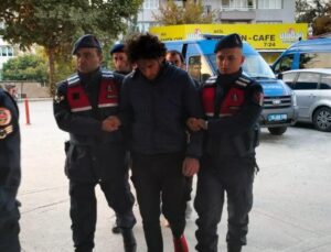 Jandarma ekiplerinden kaçak göçmenlere operasyon: 10 kişi yakalandı