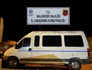 Jandarma operasyonunda 18 düzensiz göçmen ve 1 organizatör yakalandı