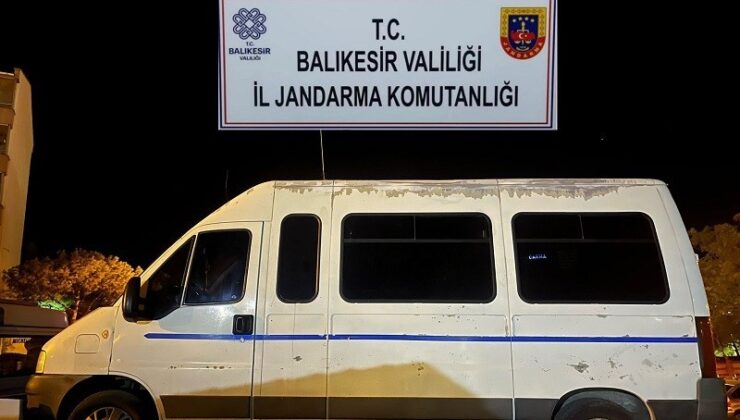 Jandarma operasyonunda 18 düzensiz göçmen ve 1 organizatör yakalandı
