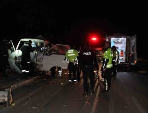Karaman’da kaza sonrası kamyonette sıkışan sürücü için ekipler seferber oldu