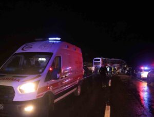 Kayseri’de yolcu otobüsü devrildi: Çok sayıda yaralı var