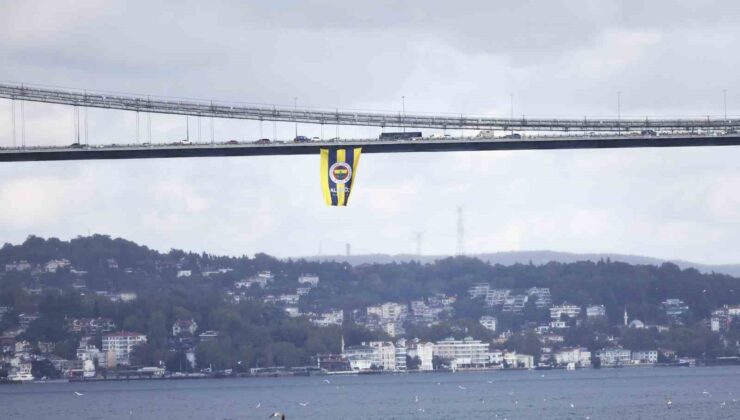 Köprülere dev Fenerbahçe bayrakları asıldı