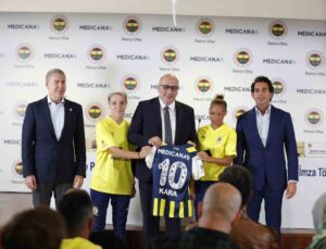 Medicana Sağlık Grubu, Fenerbahçe Kadın Futbol Takımı’nın forma sırt sponsoru oldu