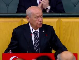MHP lideri Bahçeli: “Darbe anayasası Türkiye’ye layık değildir”