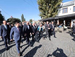 Milli Savunma Bakanı Güler, Türkiye’nin Prizren Başkonsolosluğunu ziyaret etti