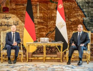 Mısır Cumhurbaşkanı Sisi: “Filistinlilerin zorla topraklarından çıkarılmasını reddediyoruz”