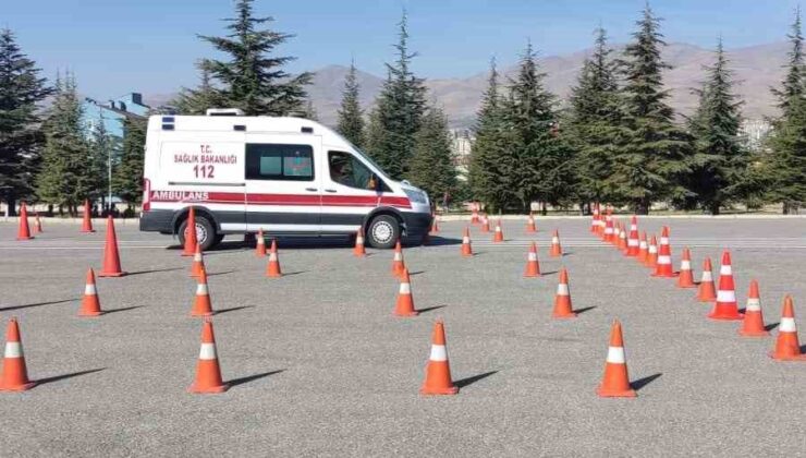 Niğde’de Uygulamalı Ambulans Sürüş Güvenliği Eğitimi Verildi