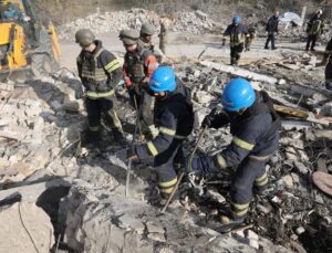 Rusya, Harkov’da sivilleri vurdu: 50 ölü