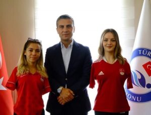 Türkiye Yüzme Federasyonu Başkanı Erkan Yalçın, Sevilay Öztürk ve Sümeyye Boyacı ile bir araya geldi