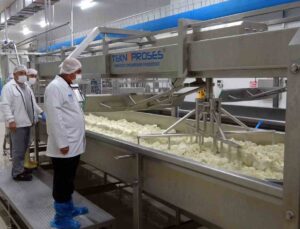 Türkiye’nin ilk süt işletme tesisinde bu yıl itibarıyla 6 milyon 340 bin litre süt işlenerek 770 ton ürün elde edildi