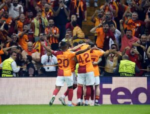 UEFA Şampiyonlar Ligi: Galatasaray: 1 – Bayern Münih: 1 (İlk yarı)