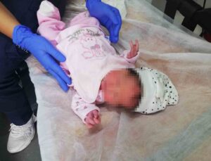 Yeni doğan bebeği su kanalına bırakan kadın gözaltına alındı