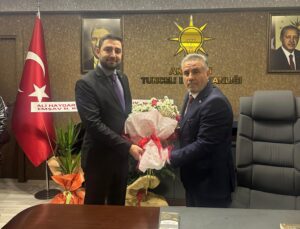 AK Parti Tunceli İl Başkanlığında devir-teslim