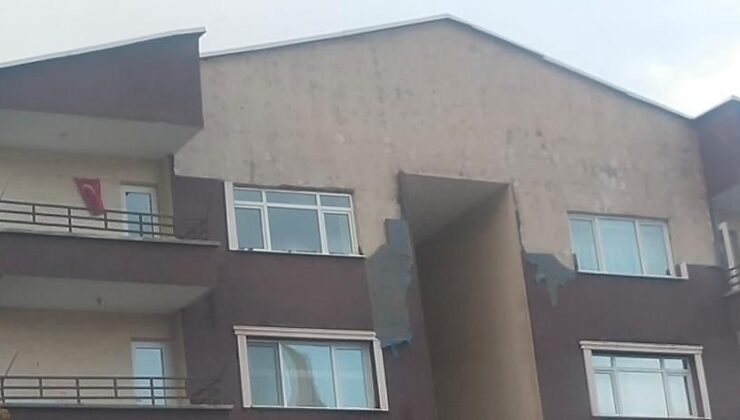 Ankara’da şiddetli rüzgar binanın dış kaplamasını uçurdu: 1 yaralı