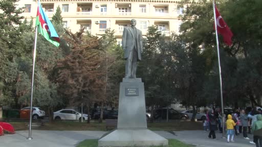 Atatürk 85. ölüm yıl dönümünde Bakü’de törenle anıldı