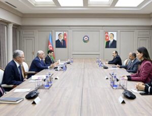 Bakan Özhaseki, Azerbaycan Başbakanı Asadov ve Bakan Babayev ile bir araya geldi