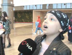 Başakşehir’de Lösemili Çocuklar Haftası’nda anlamlı etkinlik, havaya balon bırakıp maskelerini çıkarttılar