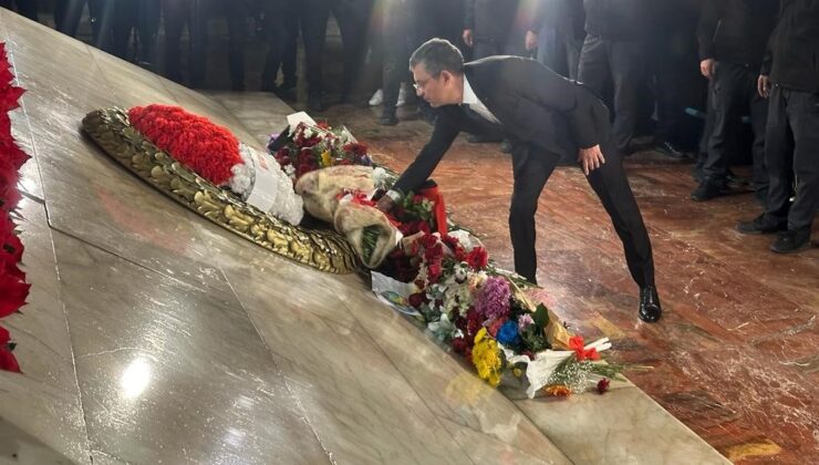 CHP Genel Başkanı Özgür Özel Anıtkabir’i ziyaret etti