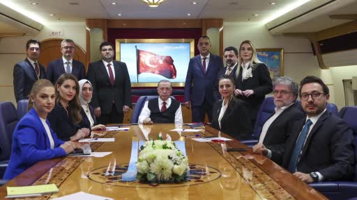 Cumhurbaşkanı Erdoğan, Suudi Arabistan dönüşü gazetecilerle görüştü