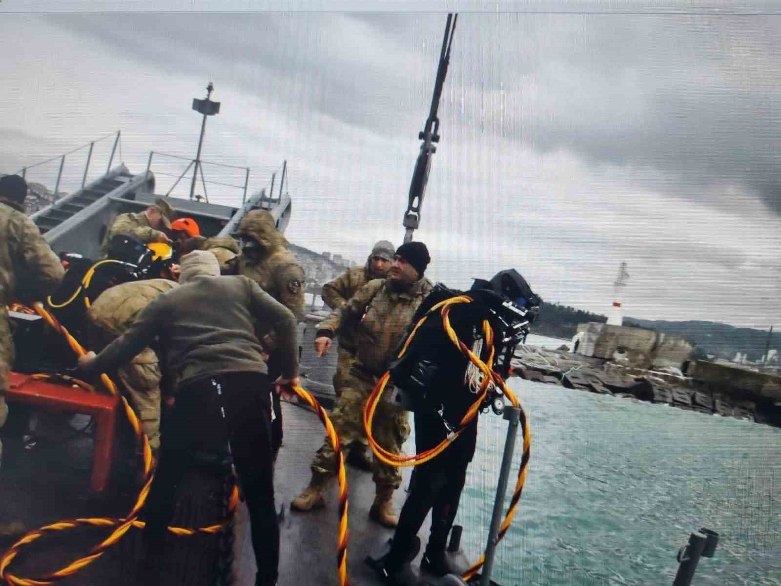 Deniz Kuvvetleri’den Ereğli Limanı’nda batan geminin personeli için arama kurtarma operasyonu