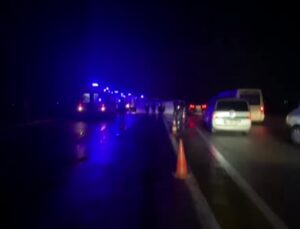 Diyarbakır’da yolcu minibüsü devrildi: 14 yaralı
