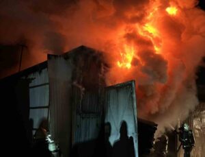 Düzce’de kereste fabrikasında yangın