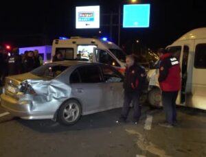 Elazığ’da minibüs ile otomobil çarpıştı: 5 yaralı