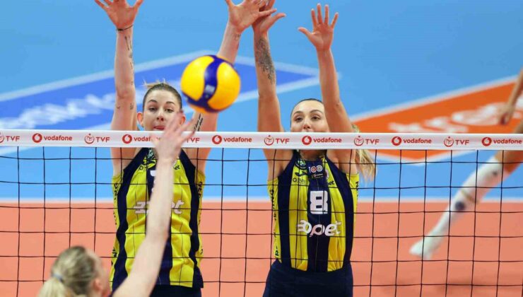 Fenerbahçe Opet, ezeli rakibine ilk yenilgisi tattırdı