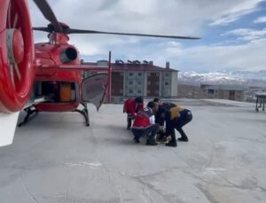 Helikopter ambulans böbrek hastası için havalandı