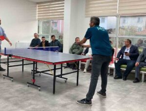 Hisarcık’ta öğretmenler arası masa tenisi turnuvası sona erdi