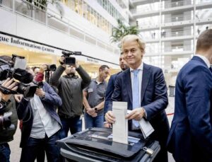 Hollanda’da sandık çıkış anketine göre aşırı sağcı Özgürlük Partisi’nin seçimi kazanması bekleniyor