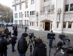İngiltere Yüksek Mahkemesi: “Hükümetin yasa dışı göçmenleri Ruanda’ya gönderme planı yasalara aykırı”