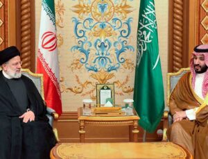İran Cumhurbaşkanı Reisi, Suudi Arabistan Veliaht Prensi Selman ile görüştü