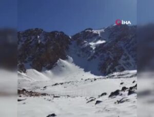 İran’da 5 dağcı çığ altında kaldı