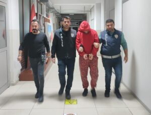 İzmir’de 5 ayrı suçtan aranan firari, şok ekibinden kaçamadı