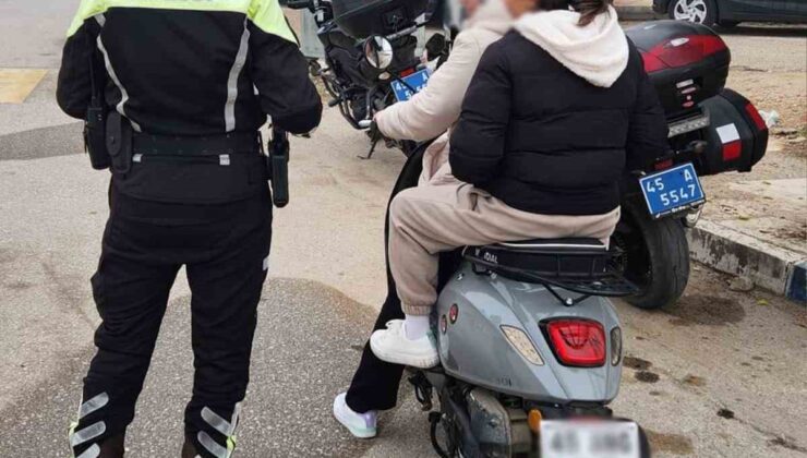Manisa’da kurallara uymayan motosiklet sürücülerine ceza yağdı