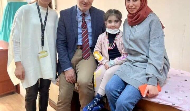 Minik Elene Trabzon’da sağlığına kavuştu, tedavisinde görev alan doktorları unutmadı