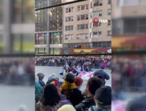 New York’taki Şükran Günü Geçit Töreni’nde Filistin’e destek protestosu