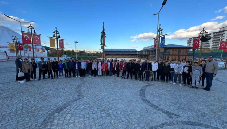 Şahinbey Belediyesi Geleneksel Spor Merkezi öğrencileri ağırladı