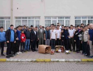 Sporcu kenti Gürsu’da okullara spor desteği