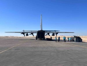 Türkiye’den Gazze’ye sağlık personeli ve tıbbi malzeme taşıyan askeri uçak Mısır’a indi