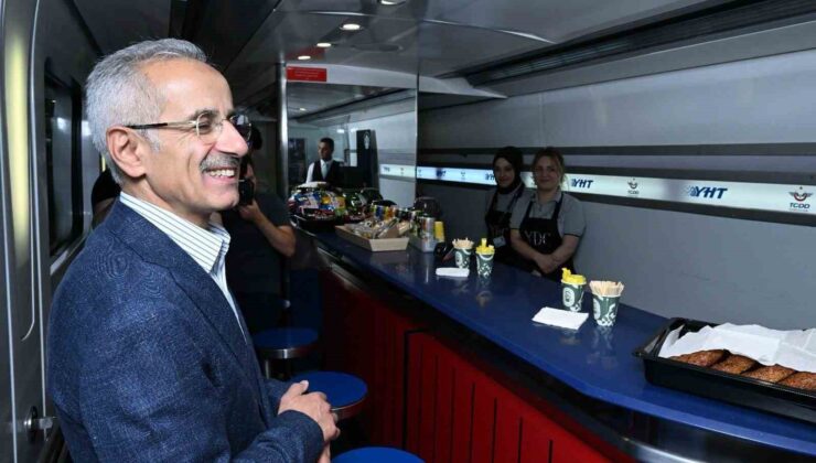 Ulaştırma ve Altyapı Bakanı Uraloğlu: “Yüksek hızlı trenlerimizle taşıdığımız yolcu sayısı 79,5 milyonu geçti”