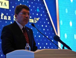 Adalet Bakanı Tunç: “Türkiye’nin güneyinde bir terör devleti kurmak isteyenler maşaları hiçbir zaman emellerine ulaşamayacaklar”
