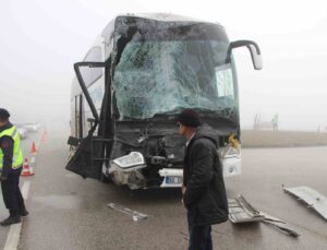 Amasya’da yoğun sis zincirleme kazalara yol açtı: 5 yaralı